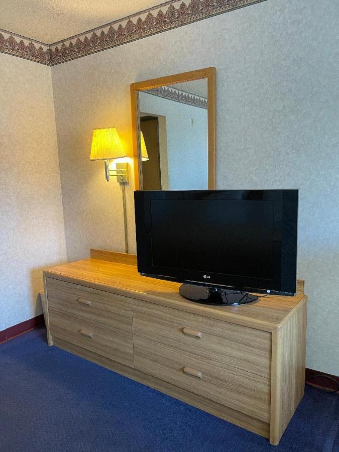 Days Inn By Wyndham Phoenix West Dış mekan fotoğraf