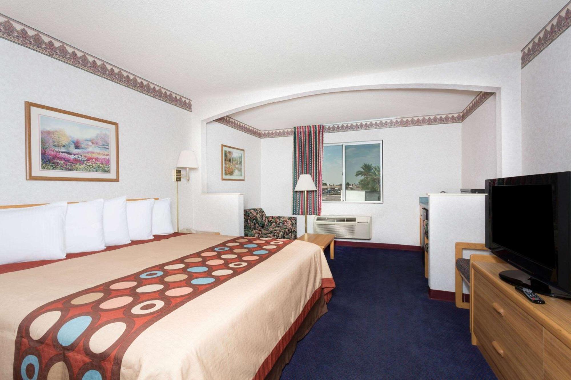 Days Inn By Wyndham Phoenix West Dış mekan fotoğraf
